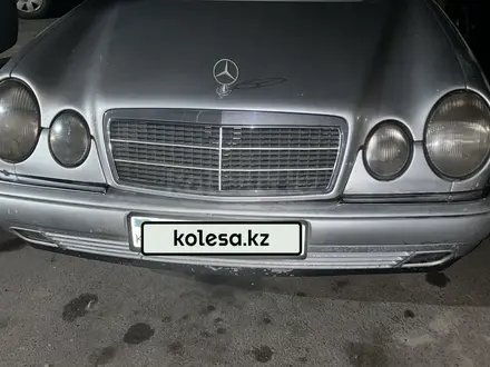 Mercedes-Benz E 280 1996 года за 2 000 000 тг. в Алматы – фото 4