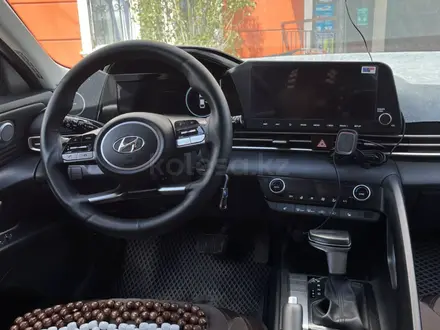 Hyundai Elantra 2022 года за 8 500 000 тг. в Атырау