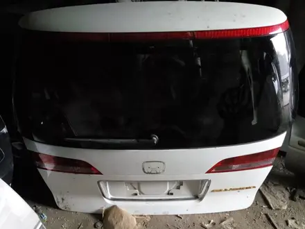 Крышка багажника дверь 5я задняя фонарь стоп Honda Elysion RR1 Стекла нет. за 50 000 тг. в Алматы
