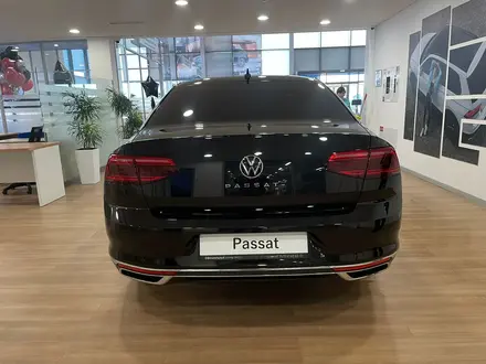 Volkswagen Passat 2022 года за 16 390 000 тг. в Астана – фото 4