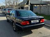 Mercedes-Benz E 320 1997 года за 3 000 000 тг. в Шымкент – фото 2