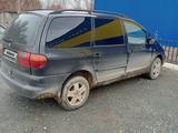 Volkswagen Sharan 1998 годаfor1 500 000 тг. в Актобе – фото 3