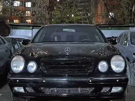 Mercedes-Benz E 320 2000 года за 2 800 000 тг. в Алматы