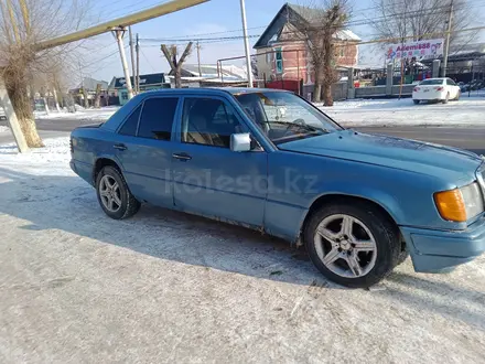 Mercedes-Benz E 230 1990 года за 1 100 000 тг. в Алматы – фото 2