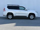 Toyota Land Cruiser Prado 2015 годаүшін15 600 000 тг. в Атырау – фото 4