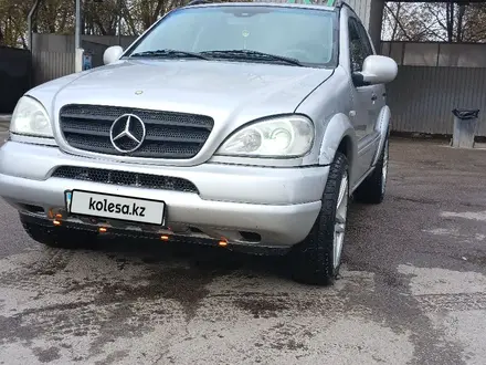 Mercedes-Benz ML 430 2001 года за 4 000 000 тг. в Алматы