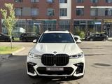 BMW X7 2022 года за 48 500 000 тг. в Астана
