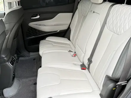 Hyundai Santa Fe 2022 года за 17 500 000 тг. в Уральск – фото 11