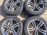 Диски оригинал с резиной бмв х5 х6 за 290 000 тг. в Алматы