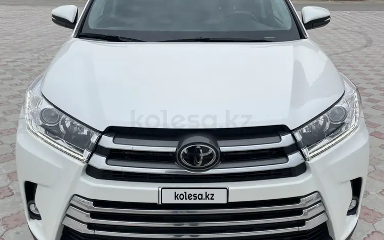 Toyota Highlander 2019 года за 16 500 000 тг. в Актау
