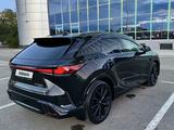 Lexus RX 500h 2023 года за 47 900 000 тг. в Актобе