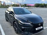 Lexus RX 500h 2023 года за 47 900 000 тг. в Актобе – фото 3