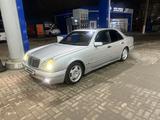 Mercedes-Benz E 320 1998 года за 4 000 000 тг. в Астана