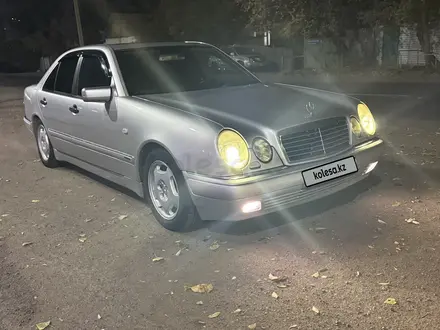 Mercedes-Benz E 320 1998 года за 4 000 000 тг. в Астана – фото 5