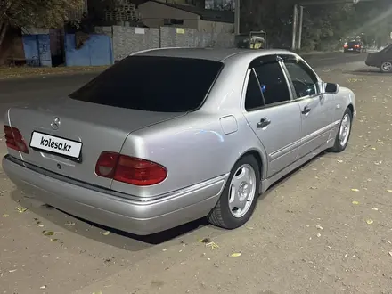 Mercedes-Benz E 320 1998 года за 4 000 000 тг. в Астана – фото 8