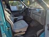 Volkswagen Multivan 1993 годаүшін2 100 000 тг. в Караганда – фото 4