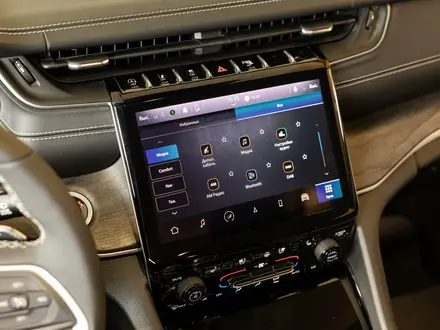 Jeep Grand Cherokee Limited 2023 года за 30 900 000 тг. в Алматы – фото 12