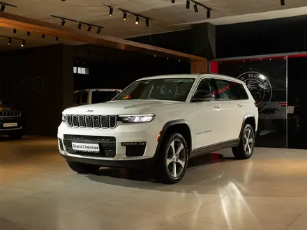 Jeep Grand Cherokee Limited 2023 года за 30 900 000 тг. в Алматы