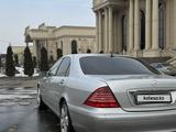 Mercedes-Benz S 500 2003 годаүшін8 000 000 тг. в Алматы – фото 4