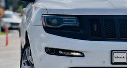 Jeep Grand Cherokee 2013 года за 30 000 000 тг. в Алматы – фото 3