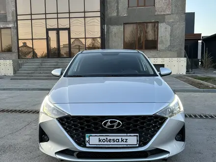 Hyundai Accent 2021 года за 8 100 000 тг. в Астана – фото 2