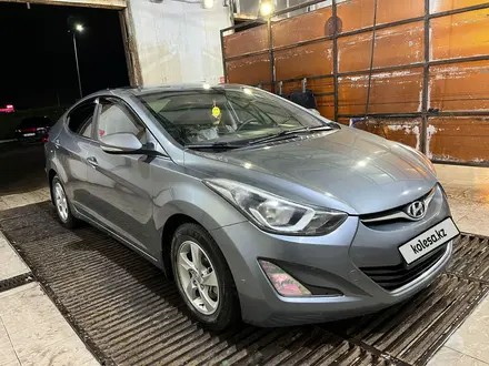 Hyundai Elantra 2015 года за 6 600 000 тг. в Актобе – фото 2