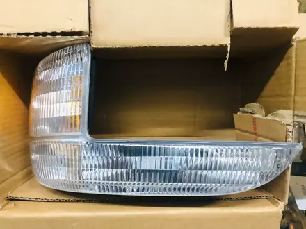 Поворотник с габаритом на Форд Эксплорер Ford Explorer за 23 000 тг. в Алматы
