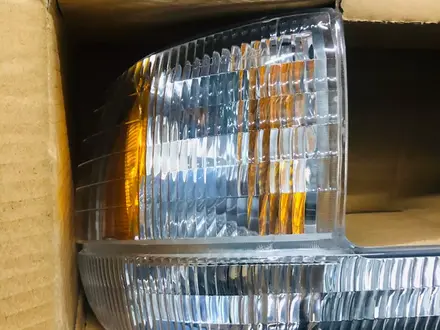 Поворотник с габаритом на Форд Эксплорер Ford Explorer за 23 000 тг. в Алматы – фото 2