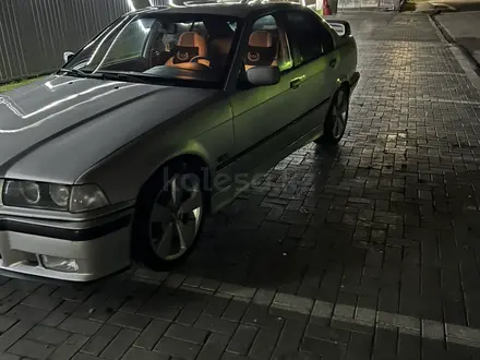 BMW 320 1994 года за 2 100 000 тг. в Караганда – фото 3