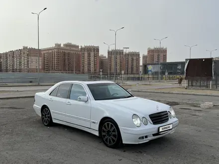 Mercedes-Benz E 320 2000 года за 3 200 000 тг. в Актау