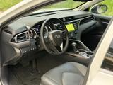 Toyota Camry 2020 года за 14 500 000 тг. в Алматы – фото 5