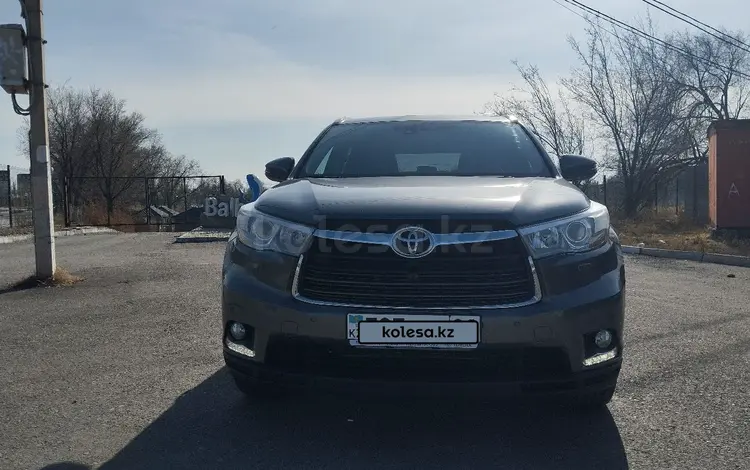 Toyota Highlander 2014 годаfor15 700 000 тг. в Тараз