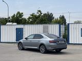 Skoda Superb 2019 года за 13 456 789 тг. в Алматы – фото 4