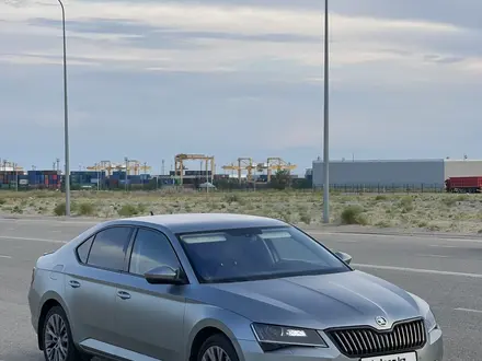 Skoda Superb 2019 года за 13 456 789 тг. в Алматы – фото 2