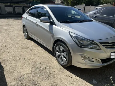 Hyundai Solaris 2015 года за 4 500 000 тг. в Семей – фото 3