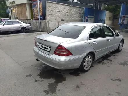 Mercedes-Benz C 200 2001 года за 2 400 000 тг. в Алматы – фото 6