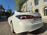Toyota Camry 2023 года за 15 300 000 тг. в Костанай – фото 5