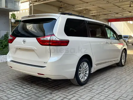 Toyota Sienna 2015 года за 11 000 000 тг. в Жанаозен – фото 2