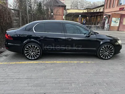 Skoda Superb 2014 года за 7 900 000 тг. в Алматы – фото 6