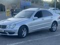 Mercedes-Benz C 200 2001 года за 3 500 000 тг. в Астана – фото 2