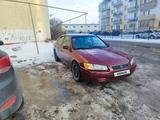 Toyota Camry 2000 годаfor3 400 000 тг. в Алматы – фото 2