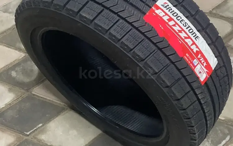 225-45r18 Bridgestone Blizzak VRX за 84 000 тг. в Алматы