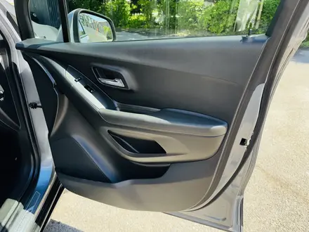 Chevrolet Tracker 2014 года за 4 850 000 тг. в Петропавловск – фото 17