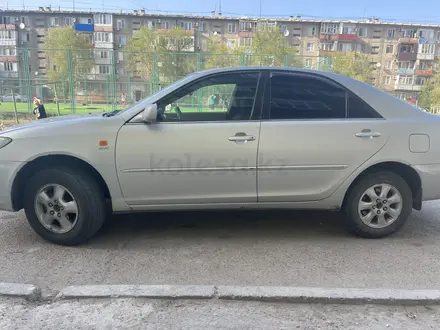 Toyota Camry 2004 года за 3 300 000 тг. в Атырау – фото 6