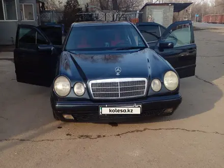 Mercedes-Benz E 230 1997 года за 3 700 000 тг. в Алматы – фото 2