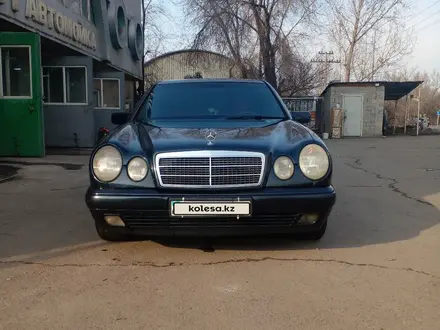 Mercedes-Benz E 230 1997 года за 3 700 000 тг. в Алматы – фото 14