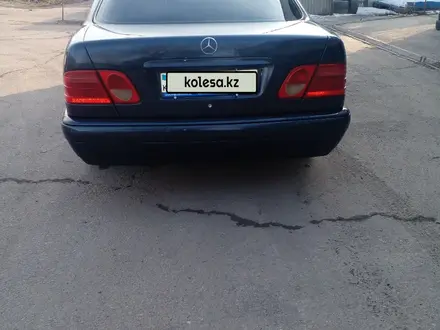 Mercedes-Benz E 230 1997 года за 3 700 000 тг. в Алматы – фото 4