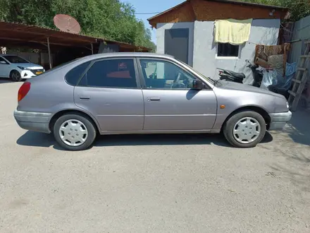 Toyota Corolla 1997 года за 1 750 000 тг. в Алматы – фото 2