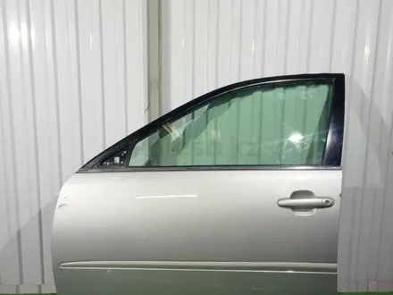 Дверь передняя левая на Toyota Camry XV30 за 50 000 тг. в Актобе