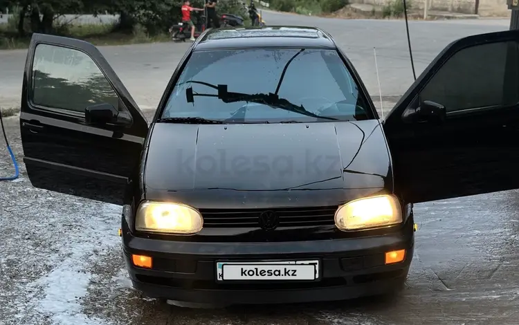 Volkswagen Golf 1993 года за 900 000 тг. в Алматы